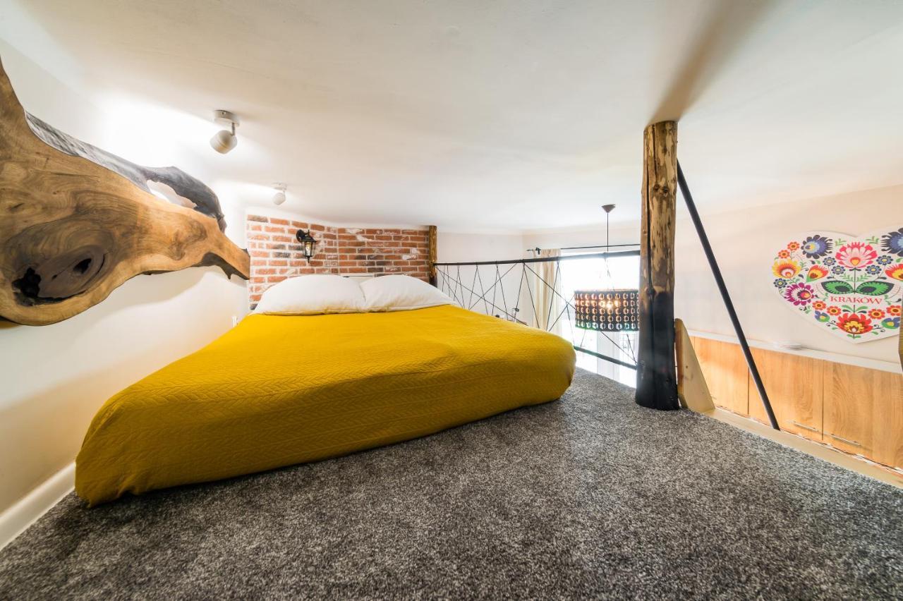 Studio Z Ogrodem Przy Starej Zajezdni Cracovia Esterno foto