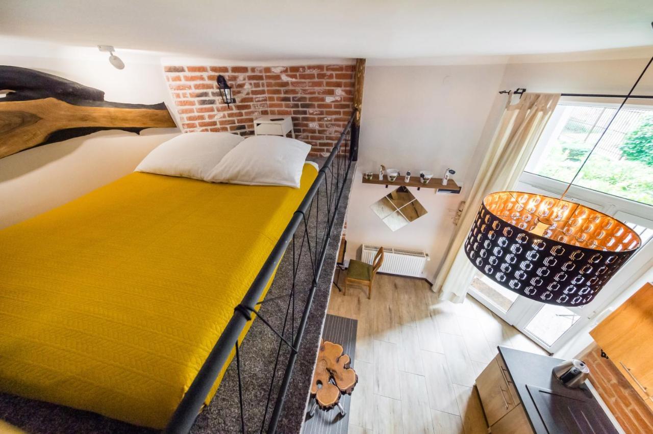 Studio Z Ogrodem Przy Starej Zajezdni Cracovia Esterno foto