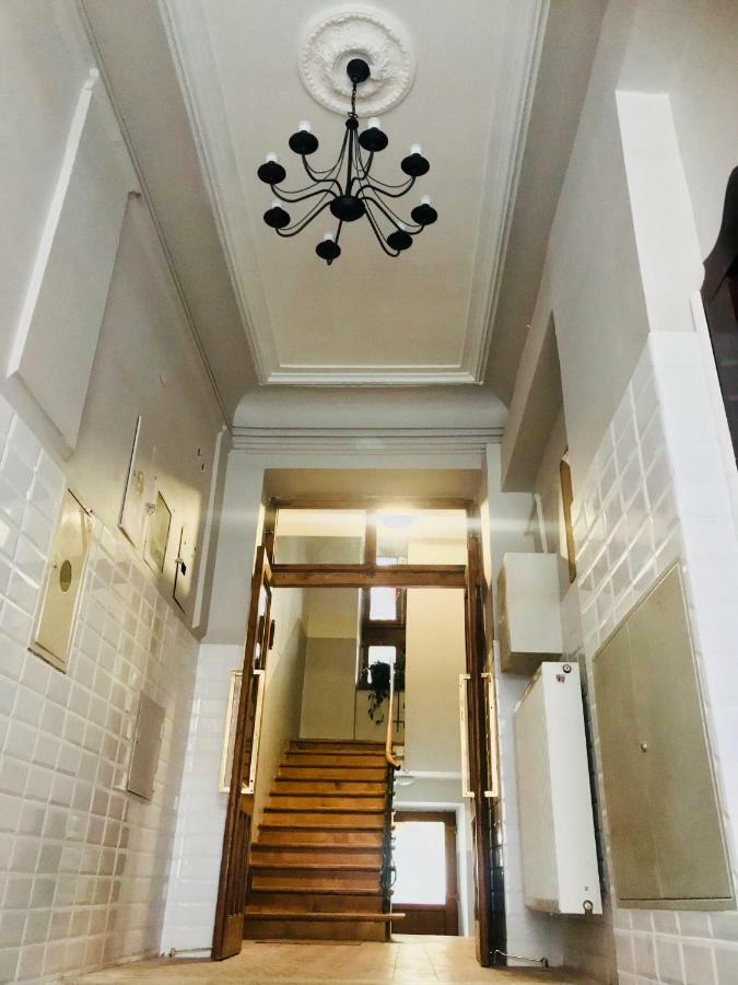 Studio Z Ogrodem Przy Starej Zajezdni Cracovia Esterno foto